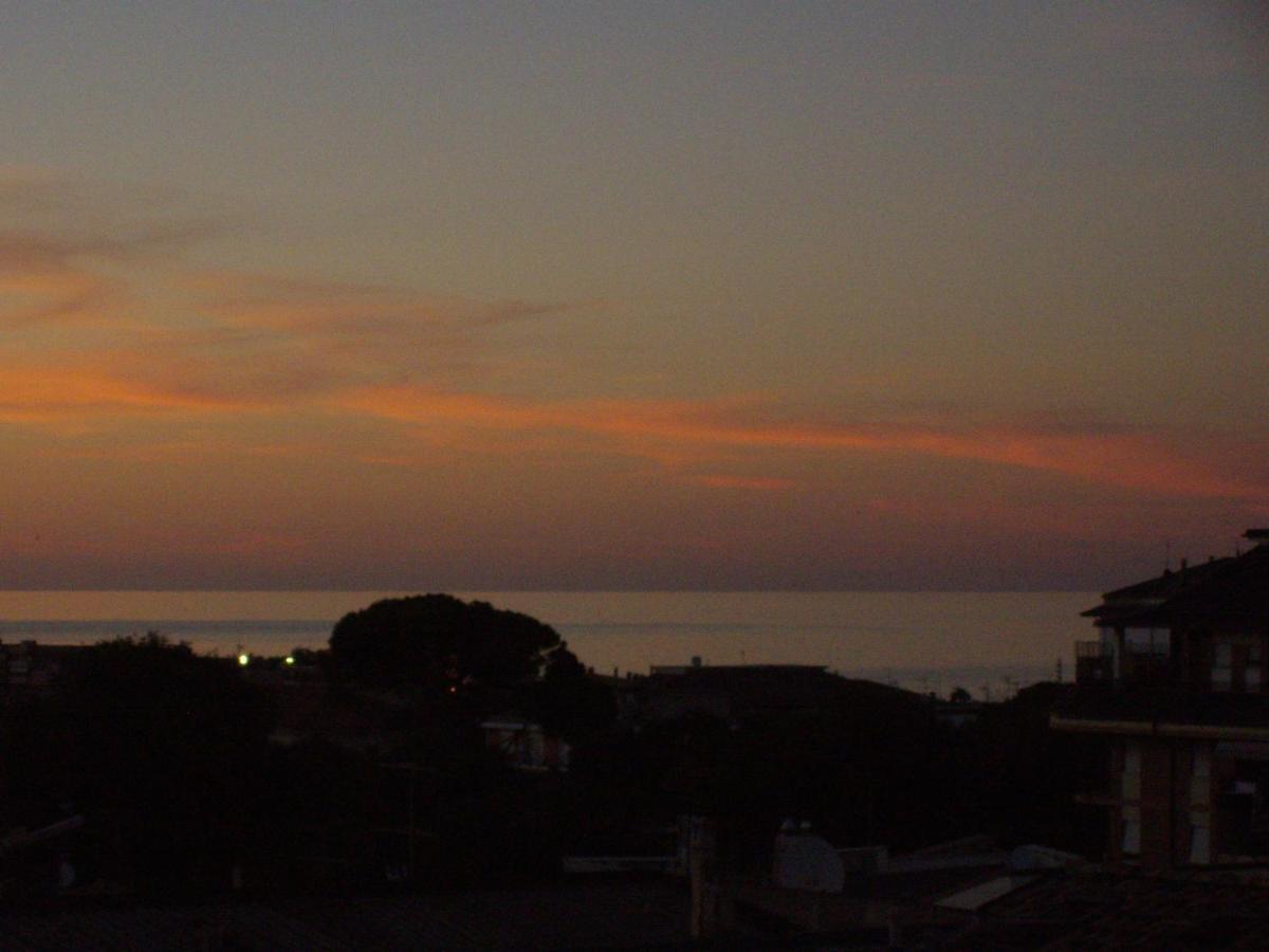 Voglia Di Mare... Holidays On The Beach Apartment Porto SantʼElpidio Exterior foto