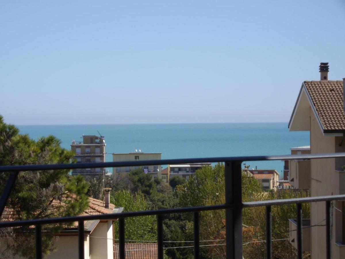 Voglia Di Mare... Holidays On The Beach Apartment Porto SantʼElpidio Exterior foto